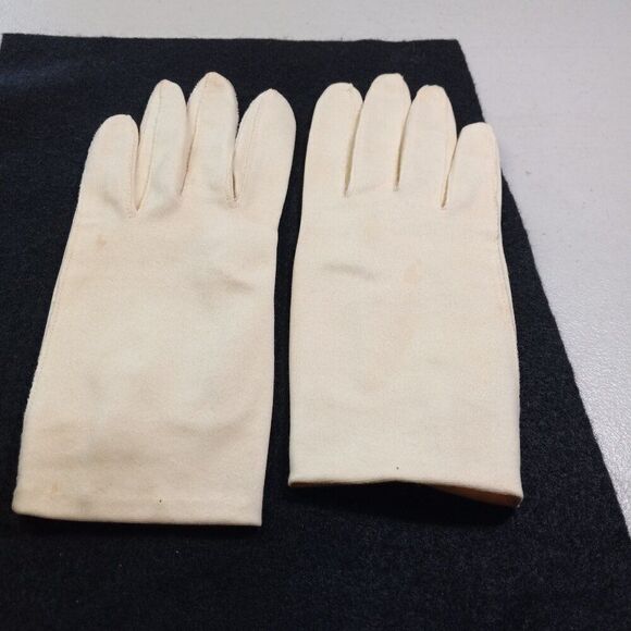 Vintage Aris Cotton 7 1/2 Kid Gloves Pearl button Rolled stitched Hem at wrist - Picture 4 of 6